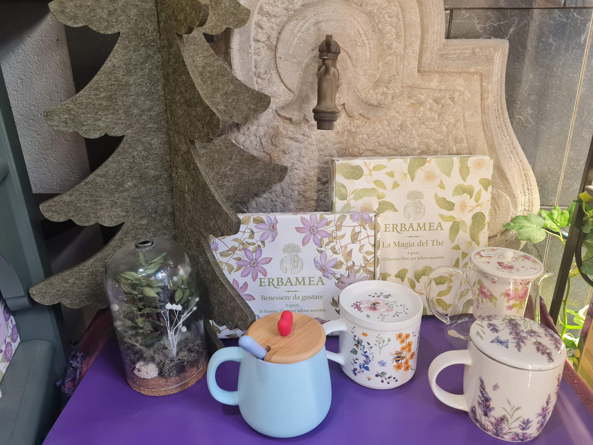 Regali Natale 2025: Set Tisane ERBAMEA con Mug Floreali e Terrarium per un Benessere e Relax Naturale